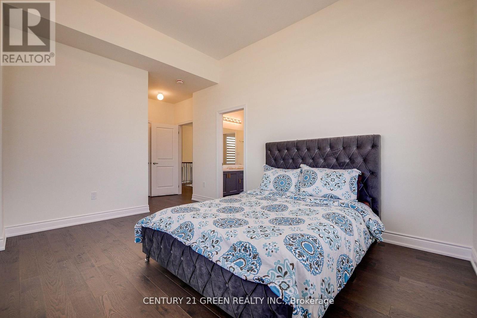 Upper Level - 36 Brentwick Drive, Brampton, Ontario  L6X 3B4 - Photo 10 - W12477160