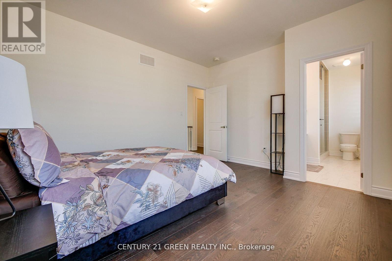 Upper Level - 36 Brentwick Drive, Brampton, Ontario  L6X 3B4 - Photo 15 - W12477160