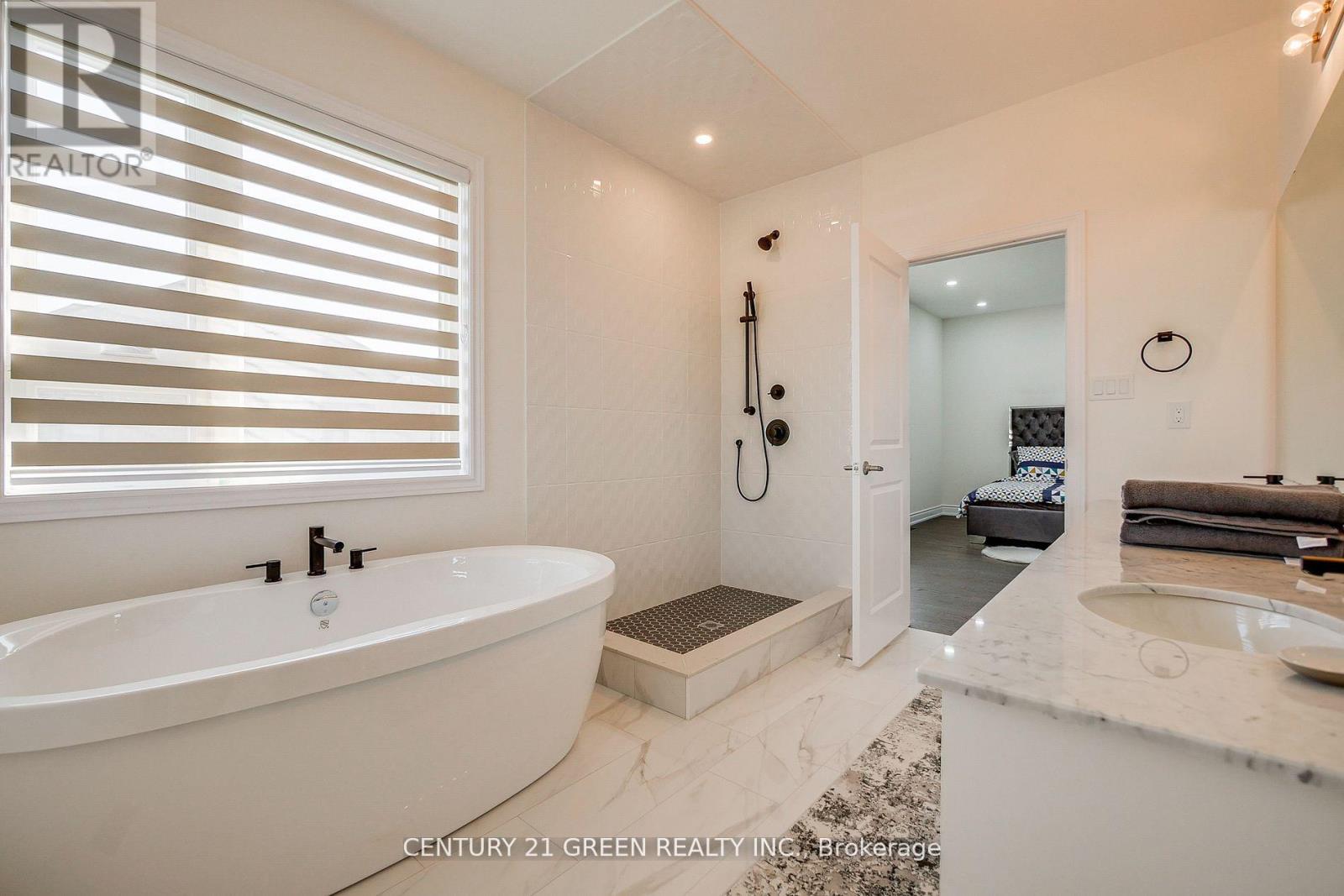 Upper Level - 36 Brentwick Drive, Brampton, Ontario  L6X 3B4 - Photo 18 - W12477160