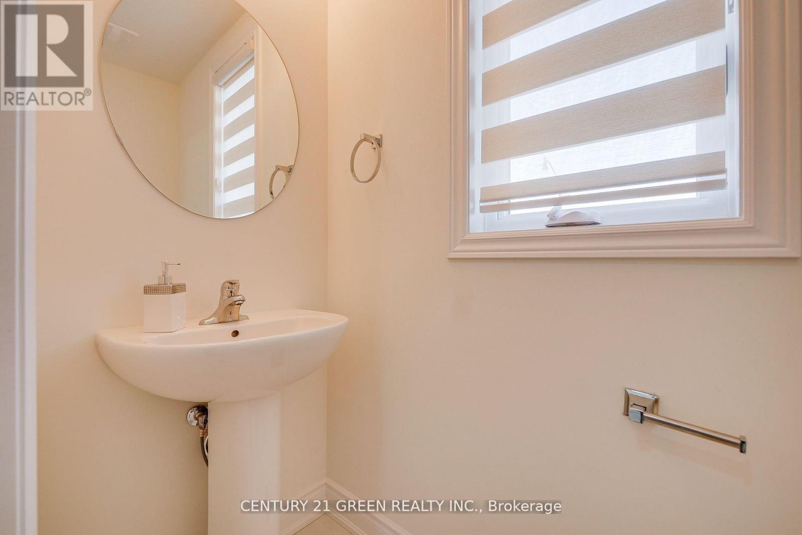 Upper Level - 36 Brentwick Drive, Brampton, Ontario  L6X 3B4 - Photo 35 - W12477160