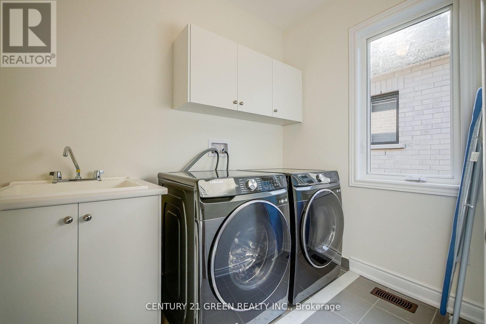 Upper Level - 36 Brentwick Drive, Brampton, Ontario  L6X 3B4 - Photo 38 - W12477160