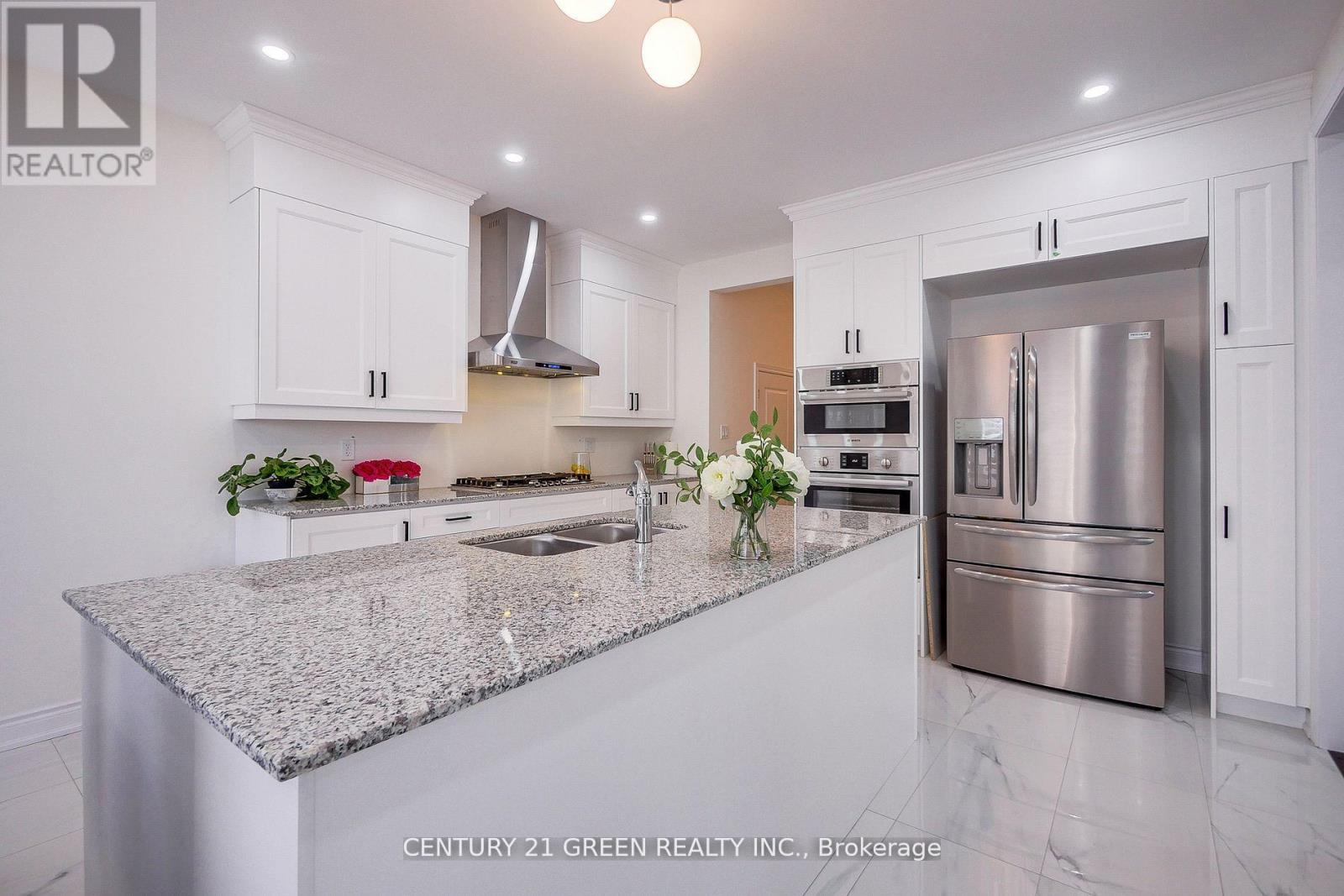 Upper Level - 36 Brentwick Drive, Brampton, Ontario  L6X 3B4 - Photo 7 - W12477160
