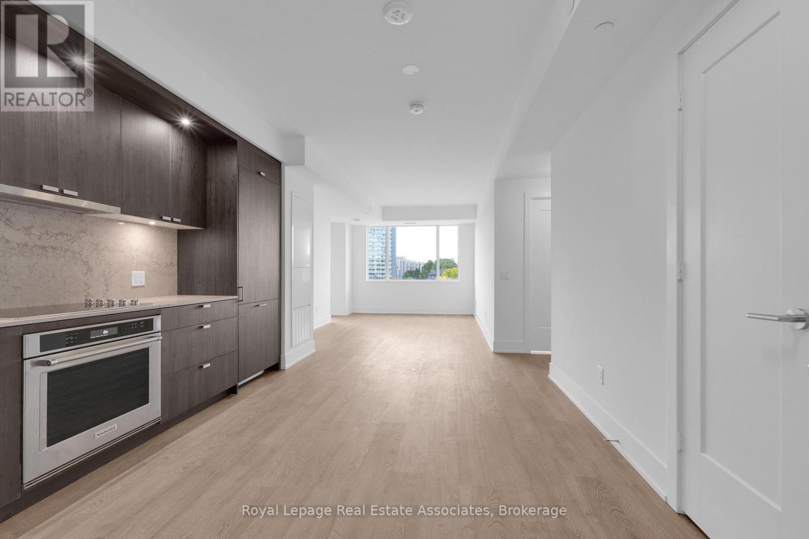 421 - 259 THE KINGSWAY, Toronto, Ontario
