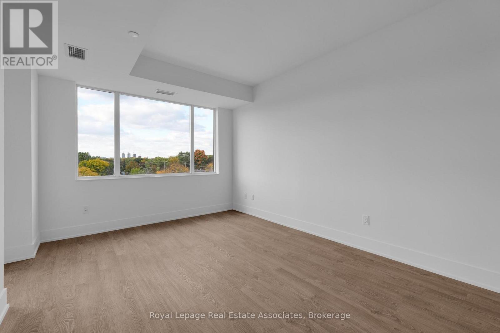421 - 259 The Kingsway, Toronto, Ontario  M9A 0G2 - Photo 11 - W12477191