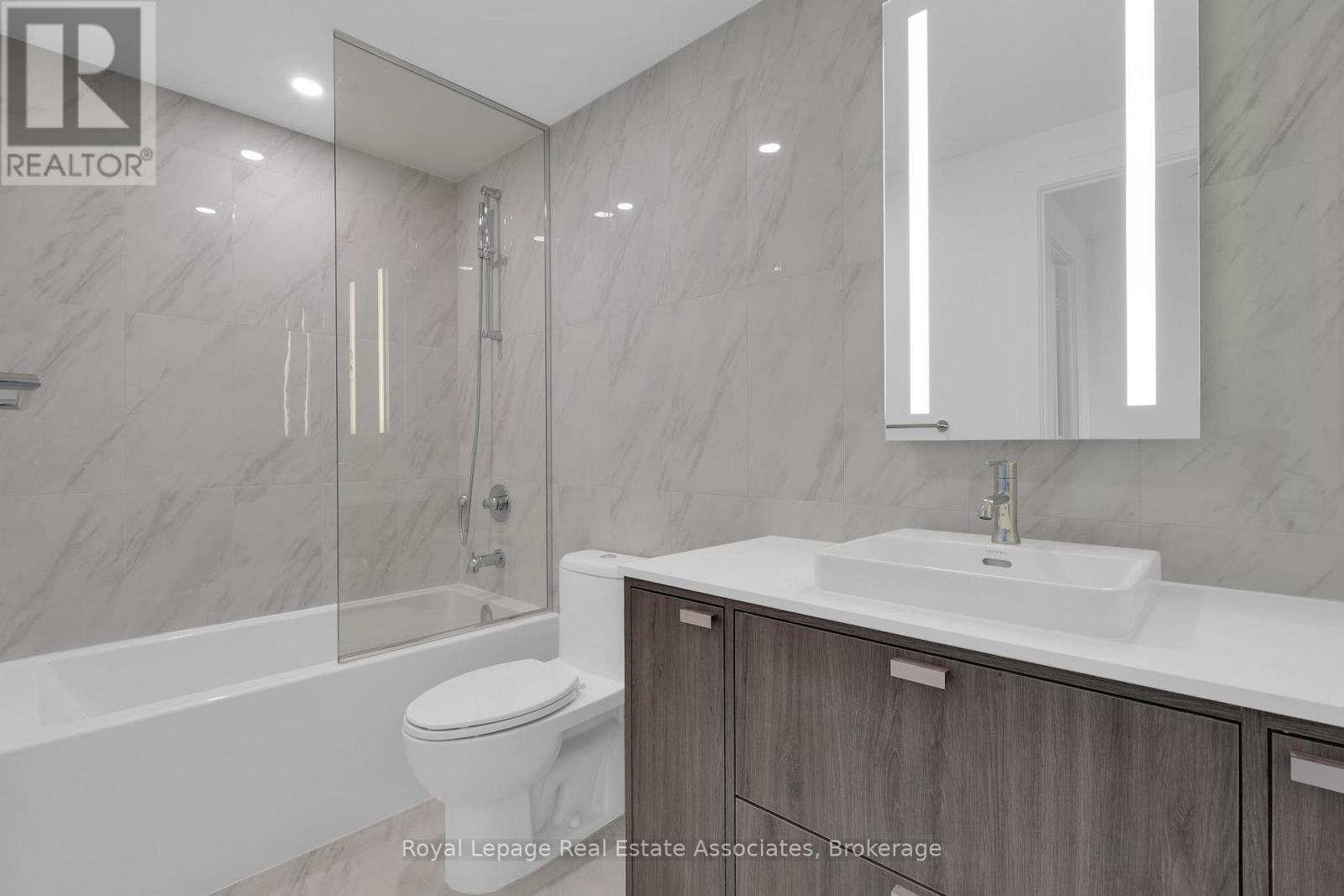 421 - 259 The Kingsway, Toronto, Ontario  M9A 0G2 - Photo 17 - W12477191