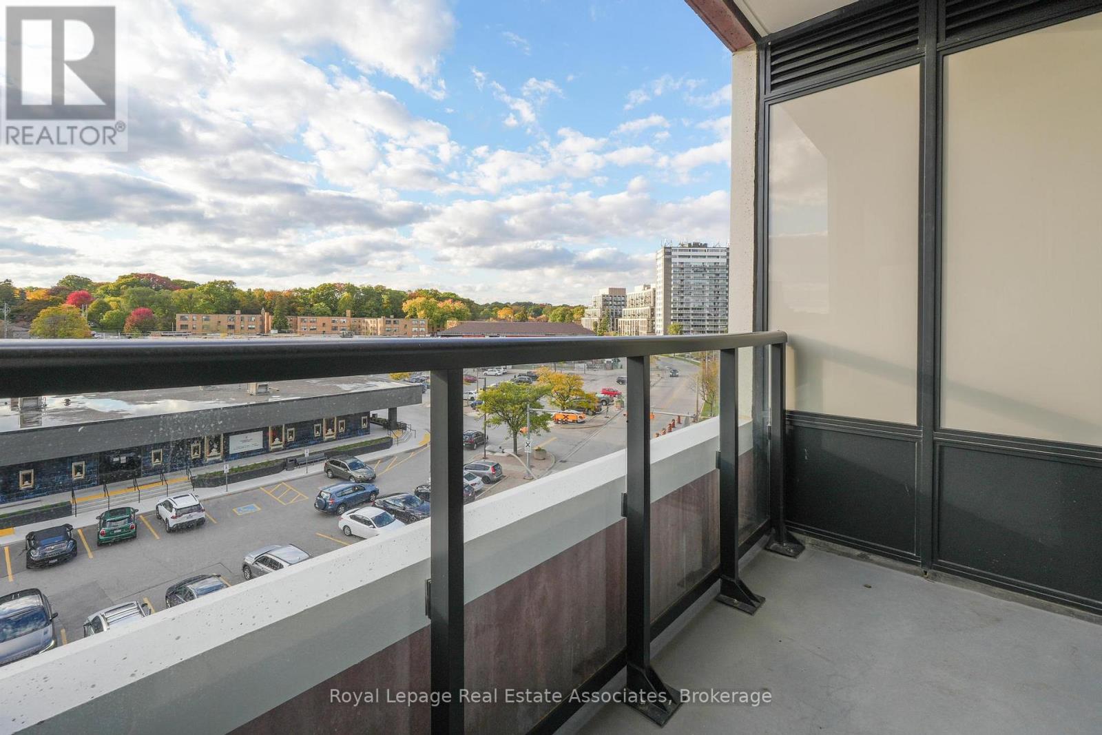415 - 259 The Kingsway, Toronto, Ontario  M9A 0G2 - Photo 12 - W12477195