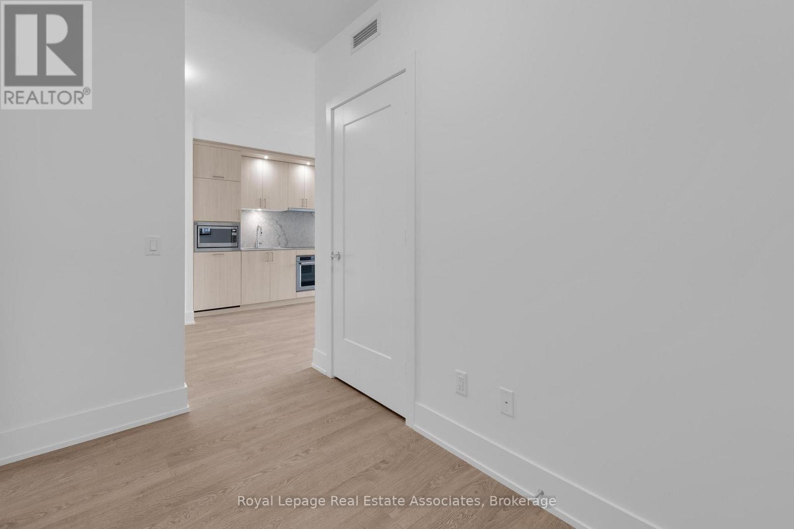 415 - 259 The Kingsway, Toronto, Ontario  M9A 0G2 - Photo 14 - W12477195