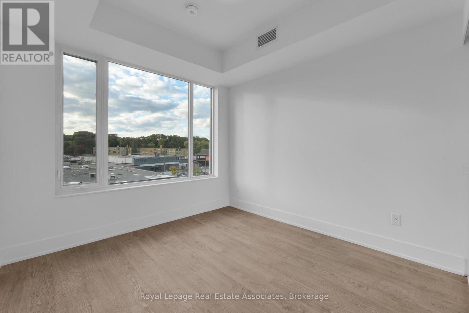 415 - 259 The Kingsway, Toronto, Ontario  M9A 0G2 - Photo 16 - W12477195