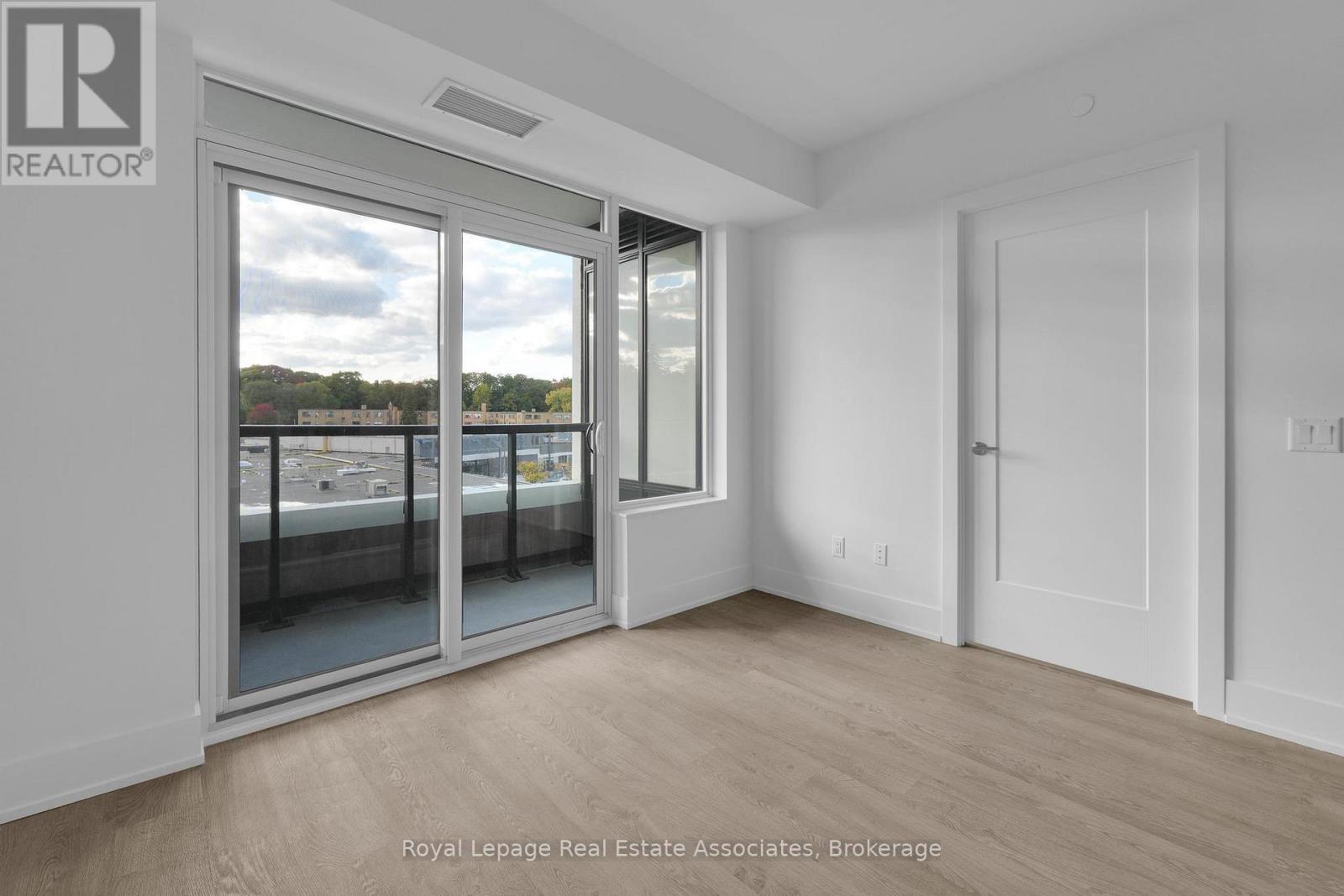 415 - 259 The Kingsway, Toronto, Ontario  M9A 0G2 - Photo 8 - W12477195