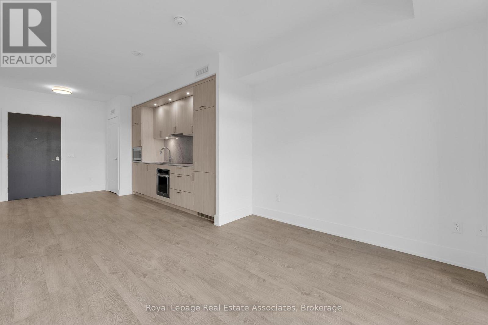 415 - 259 The Kingsway, Toronto, Ontario  M9A 0G2 - Photo 9 - W12477195