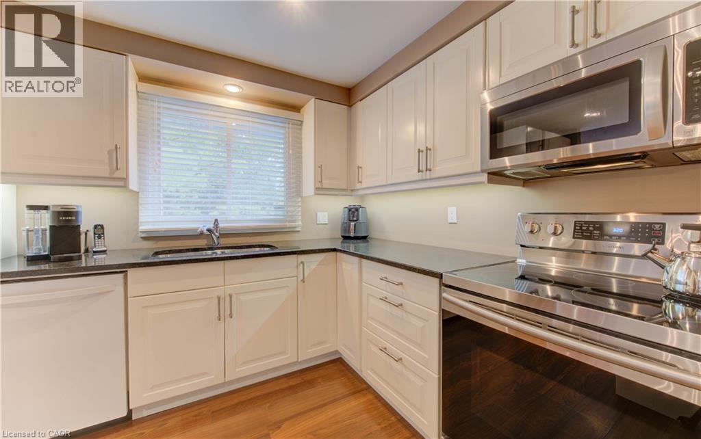 45 Shuh Avenue, Kitchener, Ontario  N2A 2Y1 - Photo 14 - 40780424