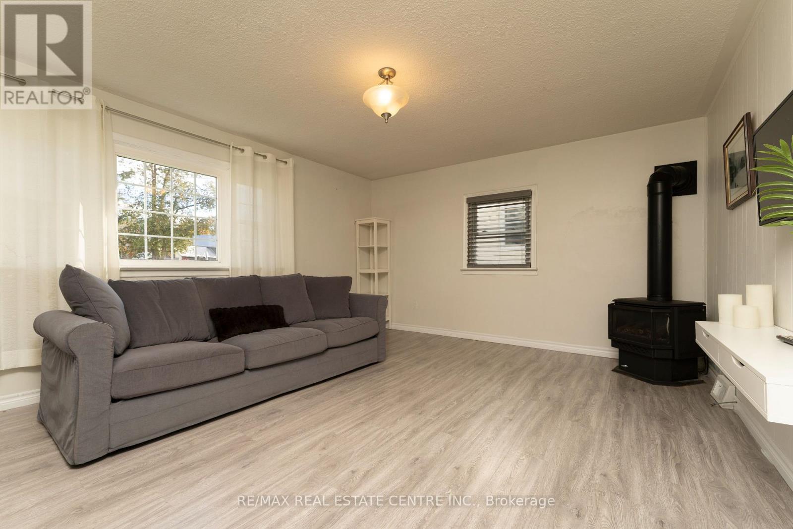 220 Owen Sound Street, Southgate, Ontario  N0C 1C0 - Photo 13 - X12477168