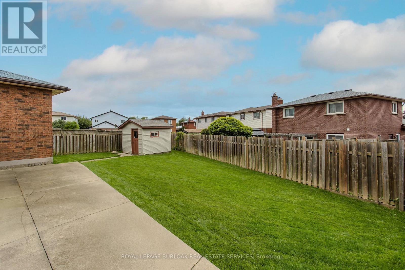 18 Marcel Place, Hamilton, Ontario  L9B 1W3 - Photo 7 - X12477179