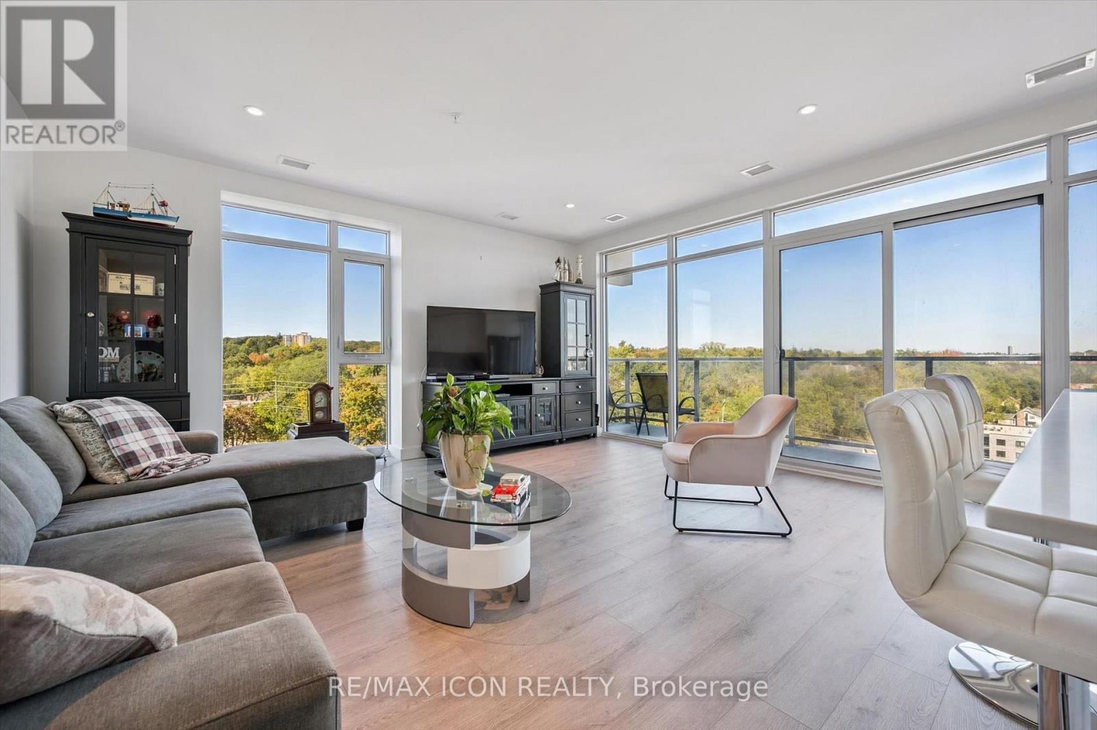 902 - 15 GLEBE STREET, Cambridge, Ontario