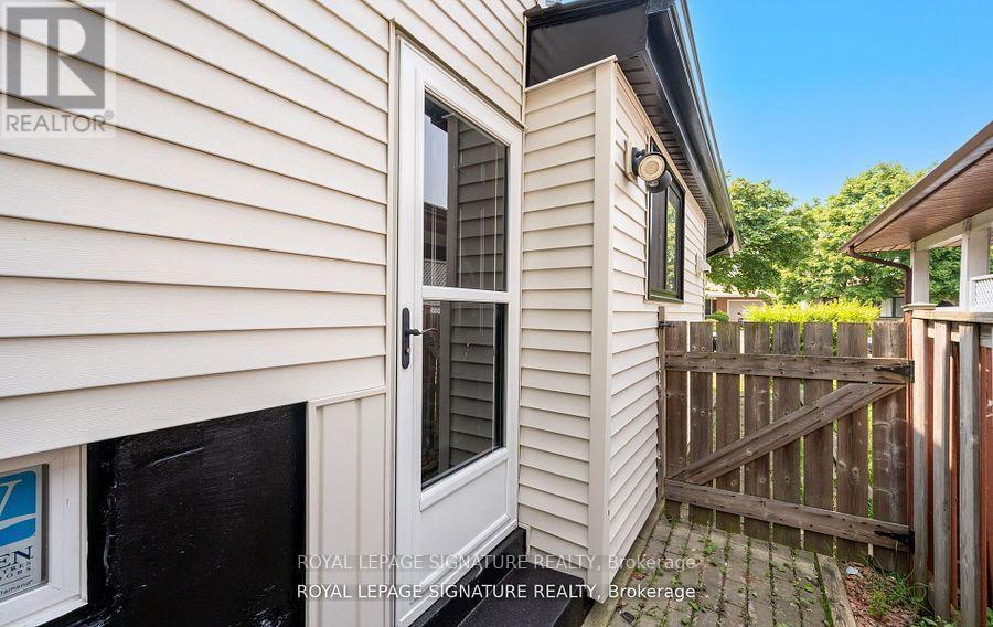 105 Lilacside Drive, Hamilton, Ontario  L8V 2L8 - Photo 46 - X12477212