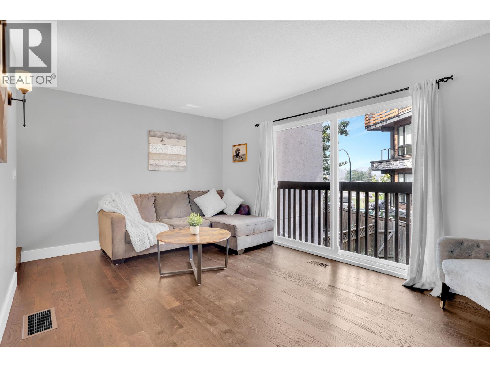160 James Road, Port Moody, British Columbia  V3H 2S4 - Photo 3 - R3061165