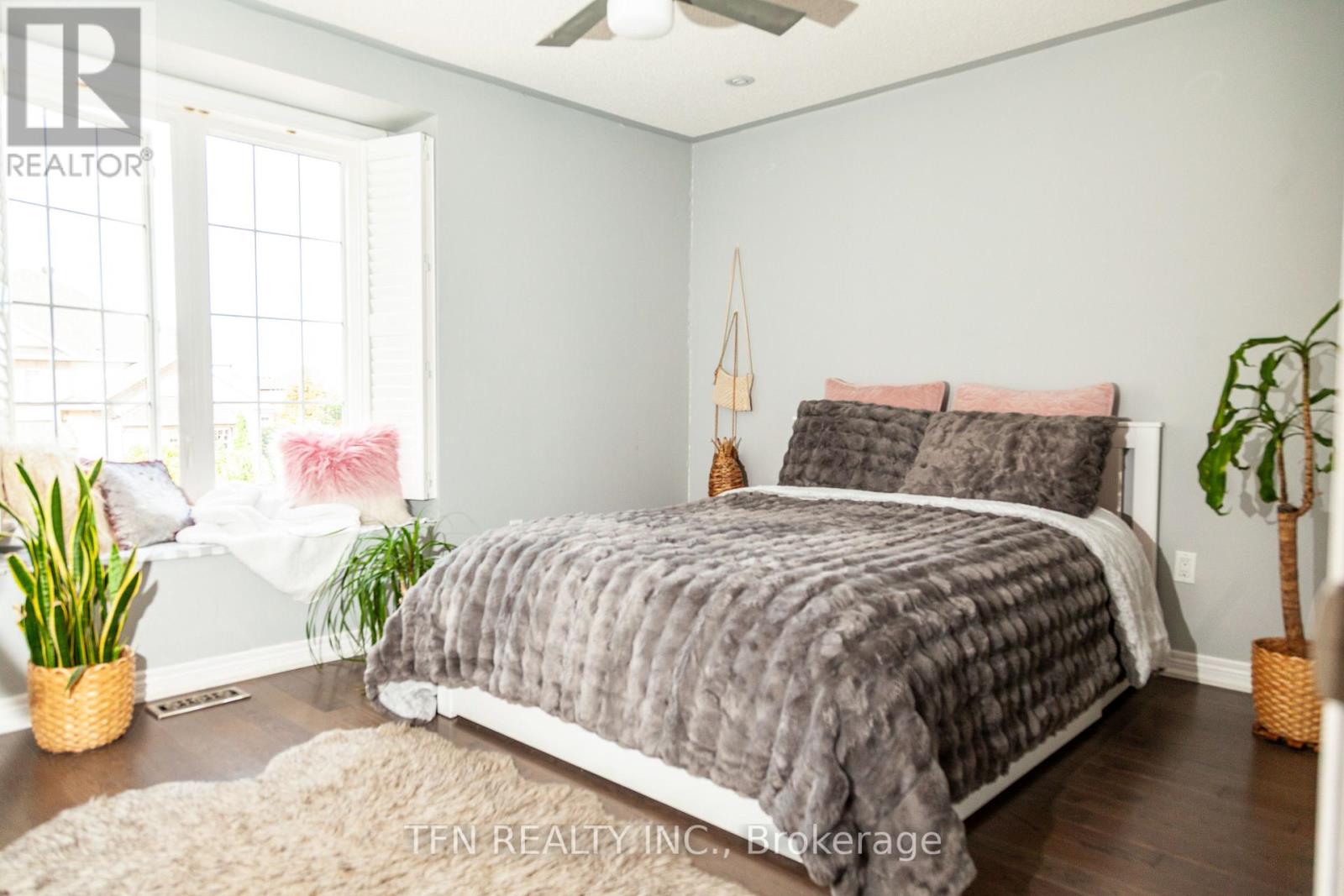 5 Belwood Boulevard, Vaughan, Ontario  L4K 5H4 - Photo 3 - N12454947