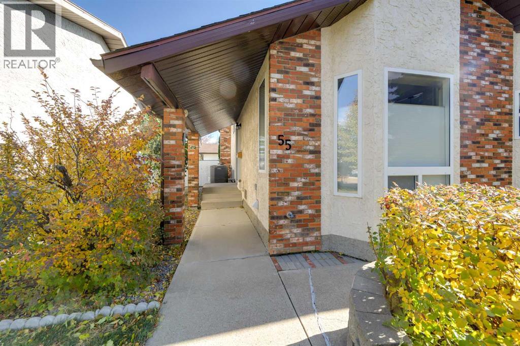 55 Mclevin Crescent, Red Deer, Alberta  T4R 1S8 - Photo 4 - A2264820