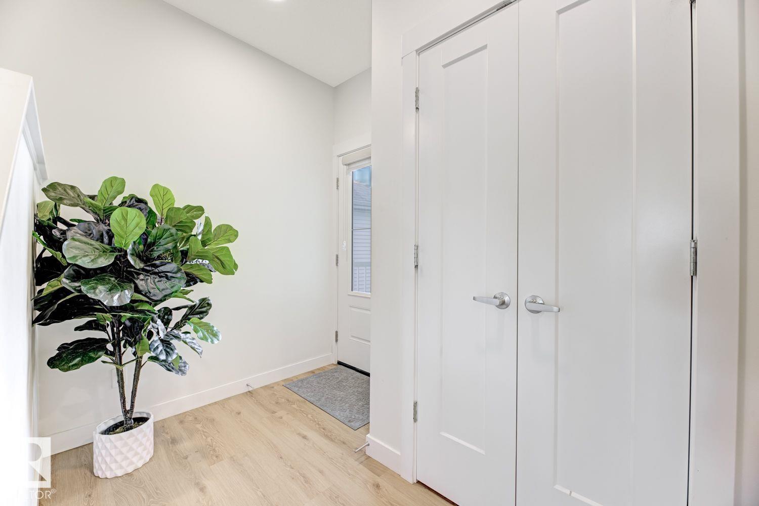 17024 45 St Nw, Edmonton, Alberta  T5Y 4E4 - Photo 2 - E4429251