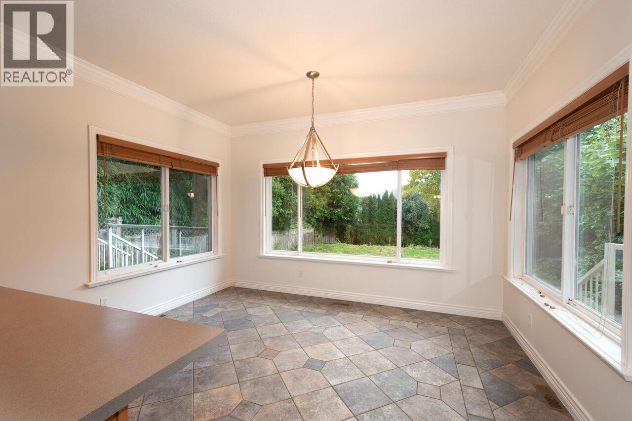 338 N Dollarton Highway, North Vancouver, British Columbia  V7G 1N1 - Photo 16 - R3060186