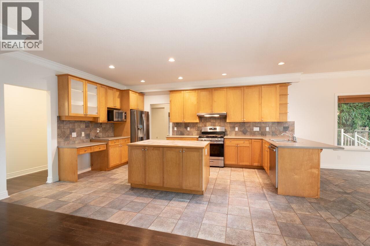 338 N Dollarton Highway, North Vancouver, British Columbia  V7G 1N1 - Photo 11 - R3060186