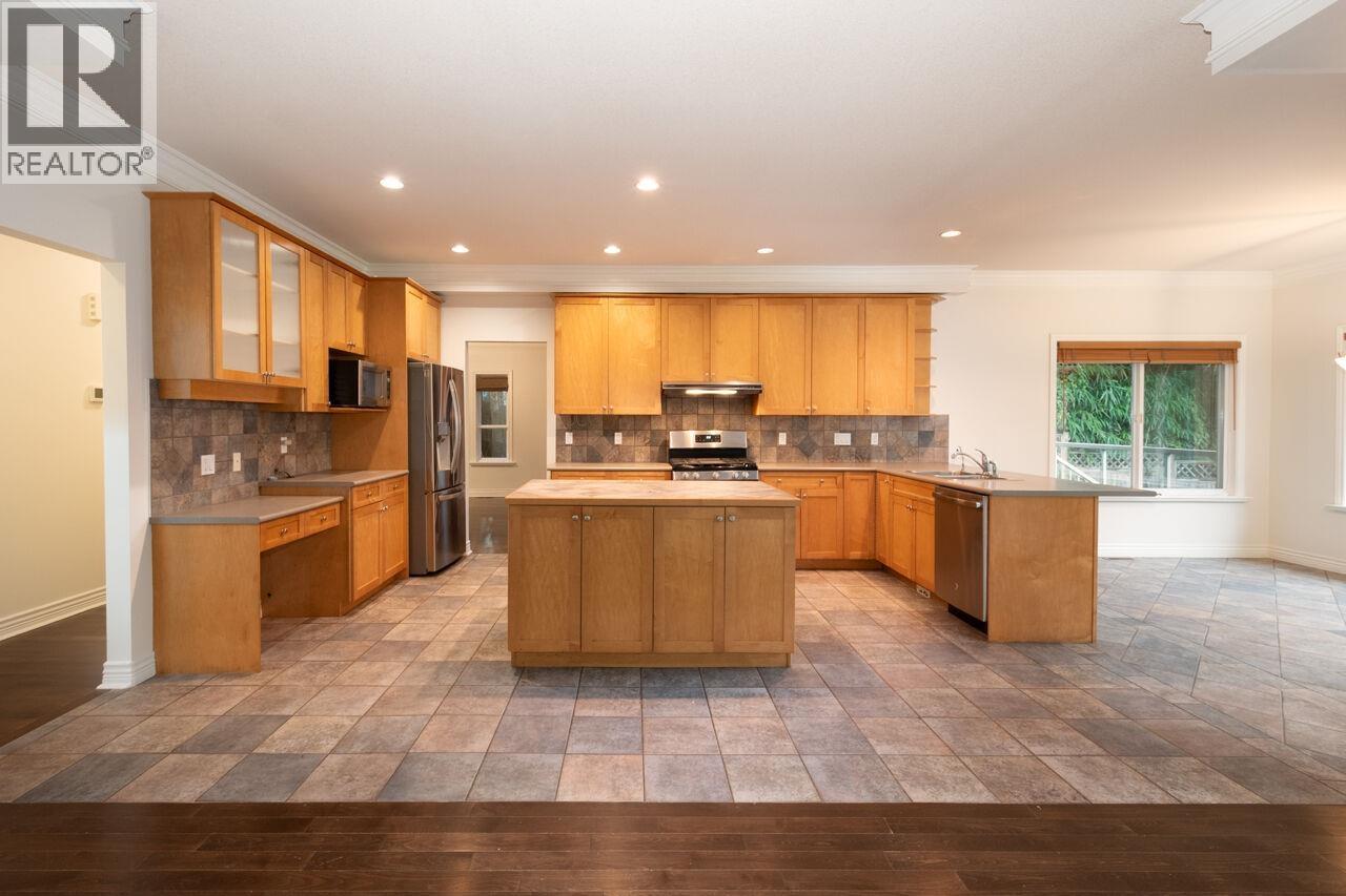 338 N Dollarton Highway, North Vancouver, British Columbia  V7G 1N1 - Photo 12 - R3060186