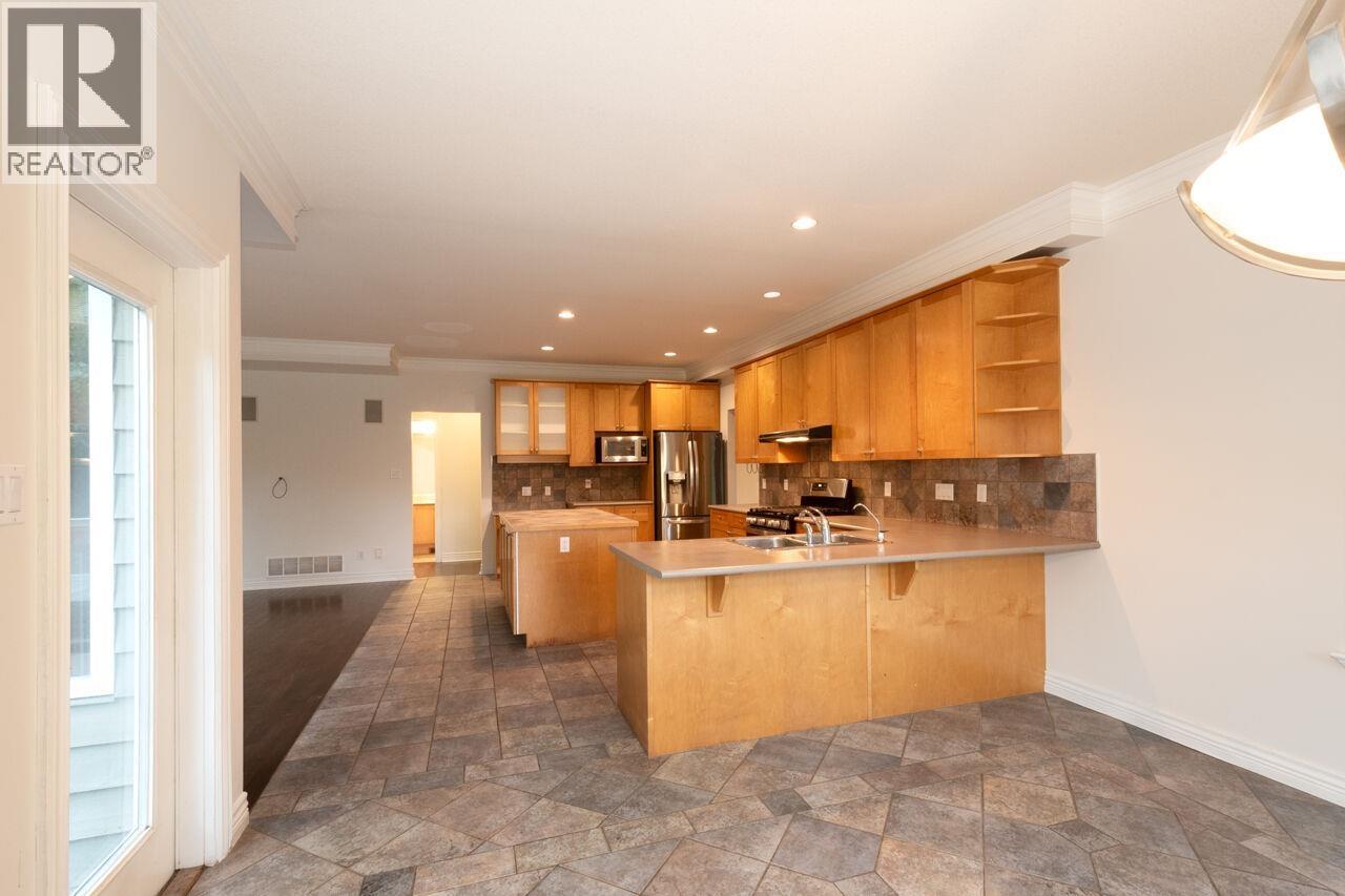 338 N Dollarton Highway, North Vancouver, British Columbia  V7G 1N1 - Photo 17 - R3060186