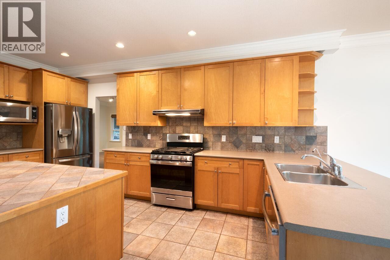 338 N Dollarton Highway, North Vancouver, British Columbia  V7G 1N1 - Photo 14 - R3060186