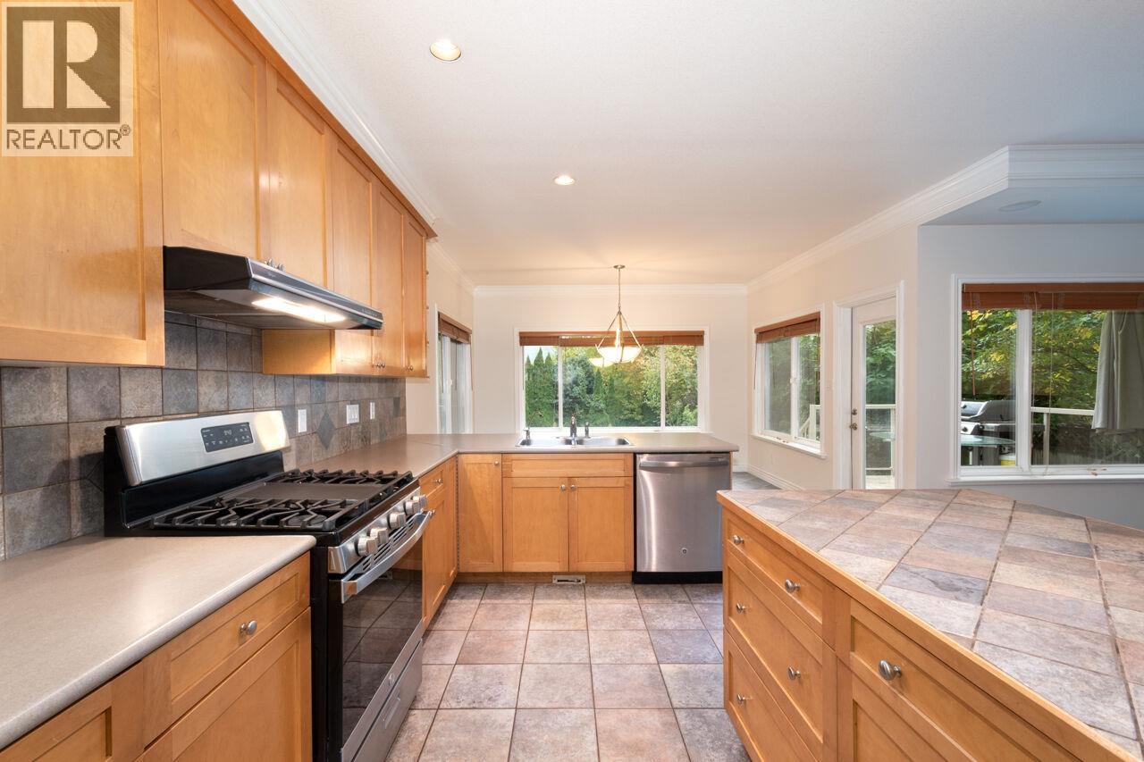 338 N Dollarton Highway, North Vancouver, British Columbia  V7G 1N1 - Photo 15 - R3060186