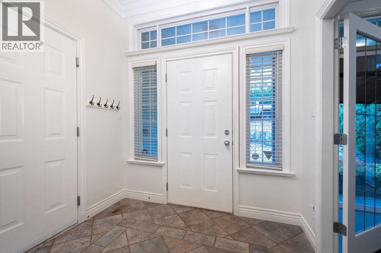 338 N Dollarton Highway, North Vancouver, British Columbia  V7G 1N1 - Photo 4 - R3060186