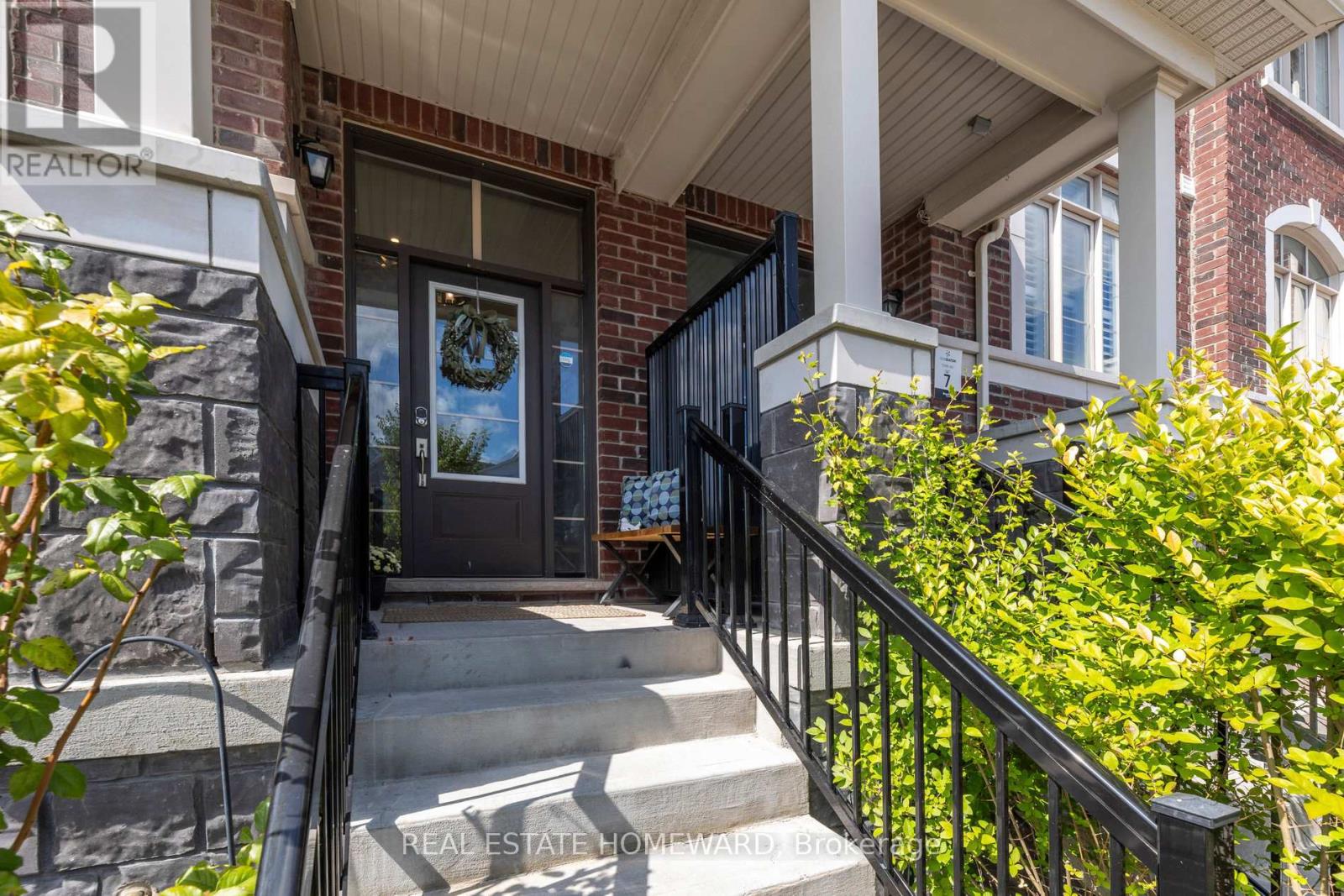 2612 Cerise Manor, Pickering, Ontario  L1X 0G8 - Photo 3 - E12477227