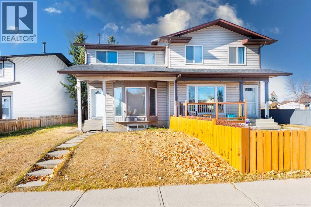 17 Castleridge Way Ne, Calgary, Alberta  T3J 1N8 - Photo 1 - A2266249
