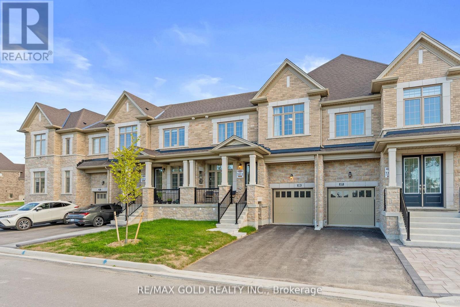 29 Bowline Vista S, East Gwillimbury, Ontario  L9N 0W2 - Photo 3 - N12477233