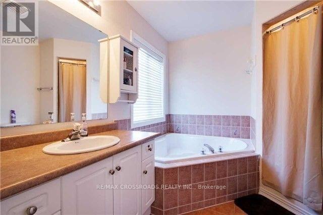 40 Summer Mist Crescent, Markham (Cachet), Ontario  L6C 2H6 - Photo 16 - N12477237