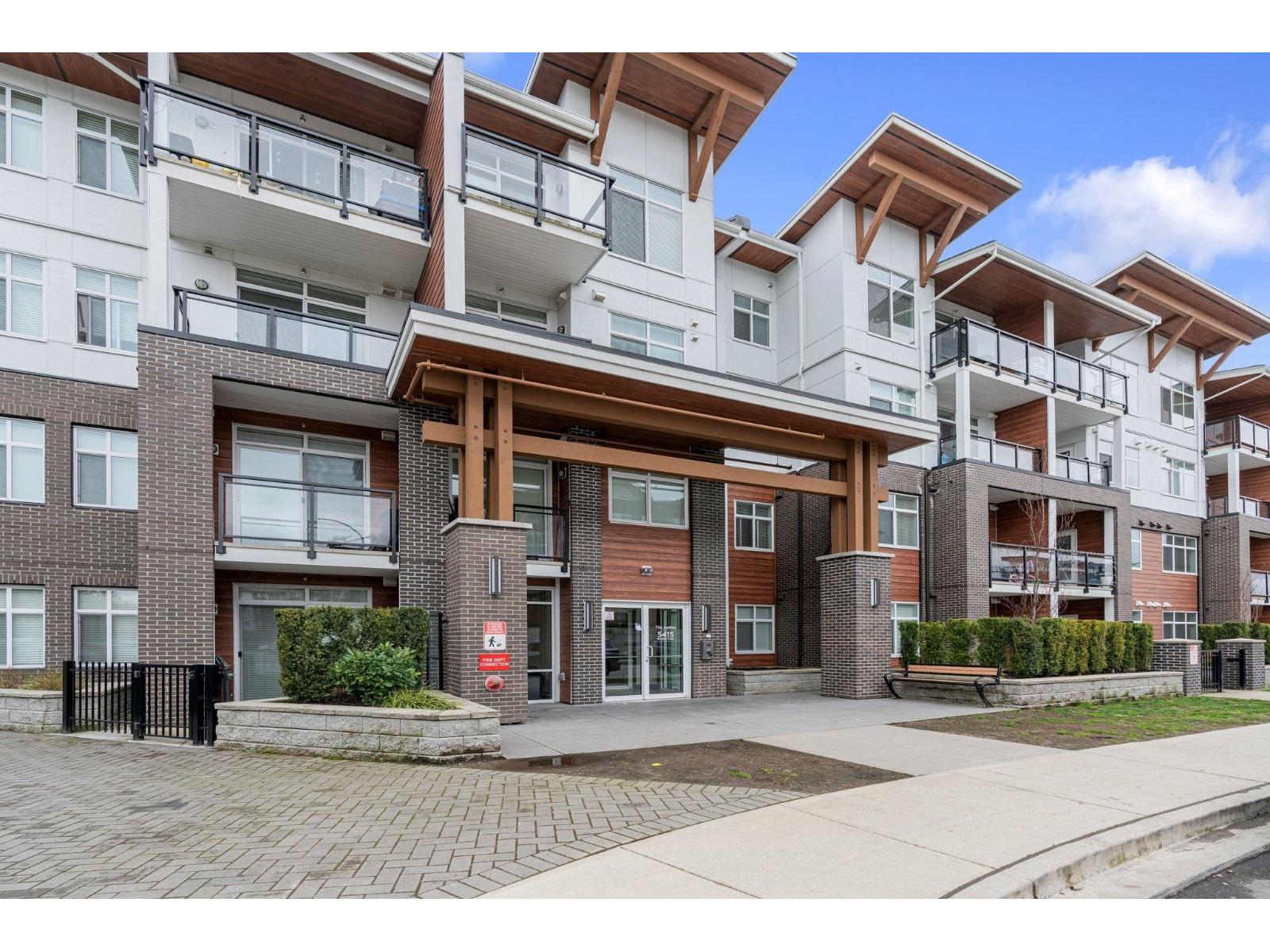 414 5415 Brydon Crescent, Langley, British Columbia  V3A 0N4 - Photo 1 - R3061063