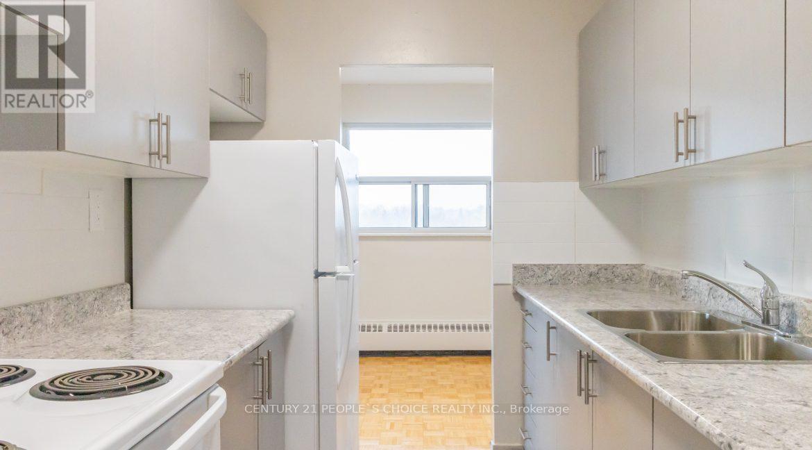 501 - 1061 Seneca Avenue, Mississauga, Ontario  L5G 3X7 - Photo 4 - W12477225
