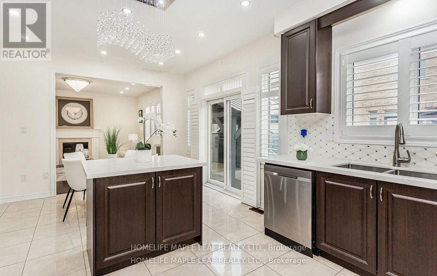 11 Cloverhaven Road, Brampton, Ontario  L6P 4E4 - Photo 17 - W12477232