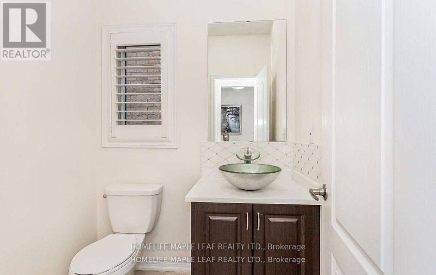 11 Cloverhaven Road, Brampton, Ontario  L6P 4E4 - Photo 22 - W12477232
