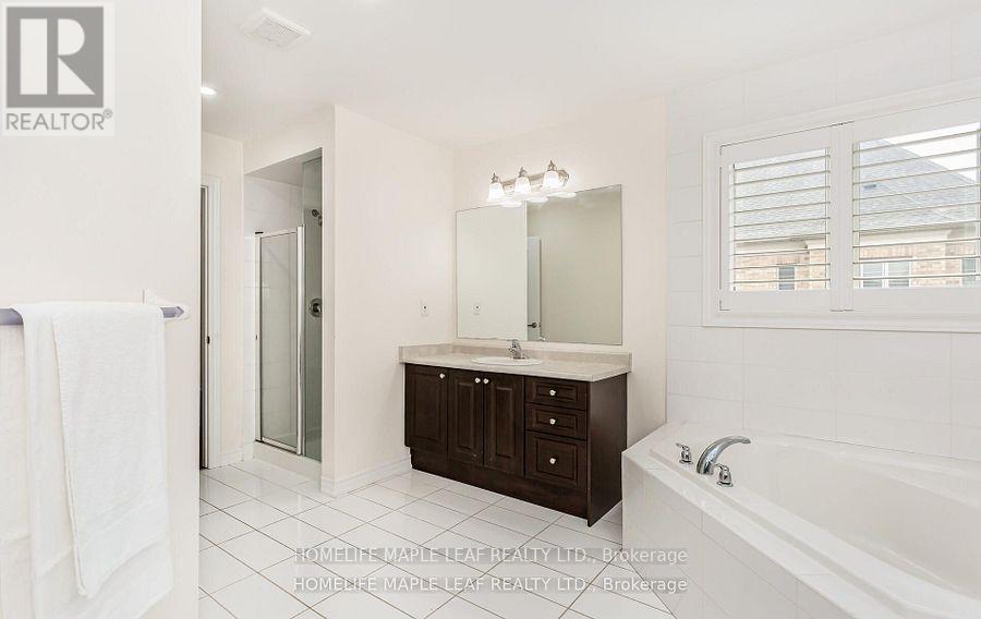 11 Cloverhaven Road, Brampton, Ontario  L6P 4E4 - Photo 33 - W12477232