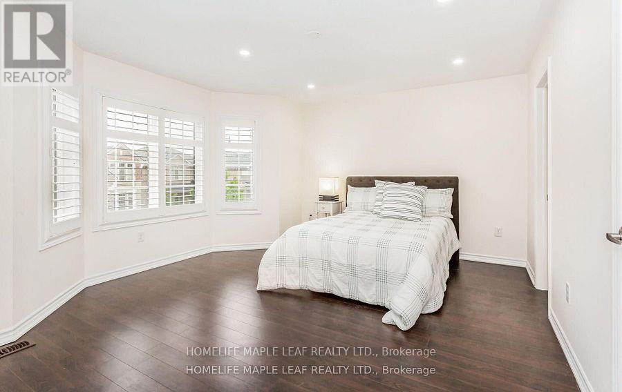 11 Cloverhaven Road, Brampton, Ontario  L6P 4E4 - Photo 34 - W12477232