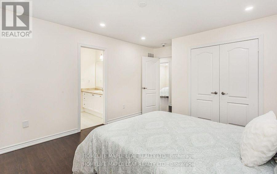 11 Cloverhaven Road, Brampton, Ontario  L6P 4E4 - Photo 42 - W12477232