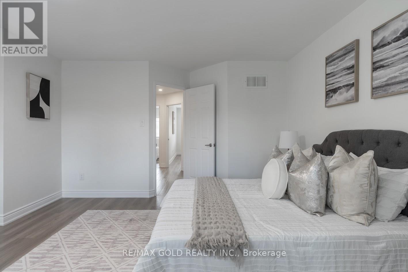 7 Harding Street, Halton Hills, Ontario  L7G 6B1 - Photo 14 - W12477239