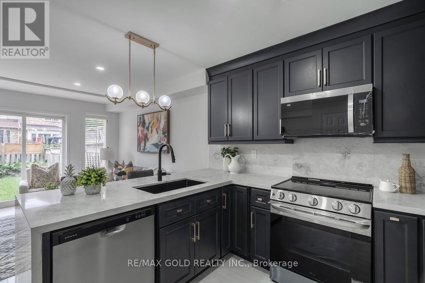 7 Harding Street, Halton Hills, Ontario  L7G 6B1 - Photo 37 - W12477239