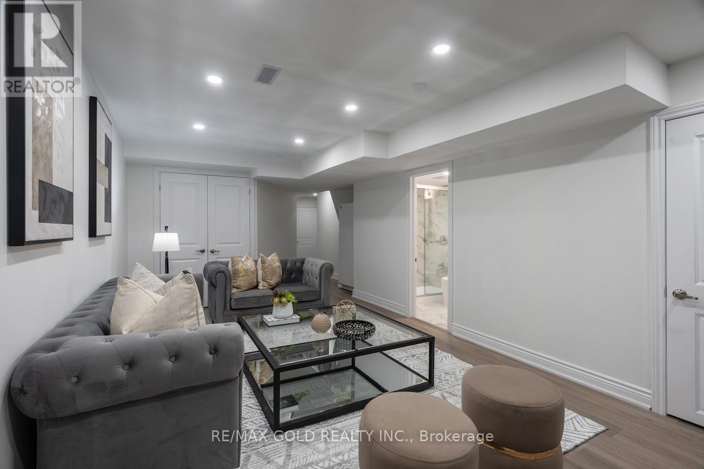 7 Harding Street, Halton Hills, Ontario  L7G 6B1 - Photo 4 - W12477239