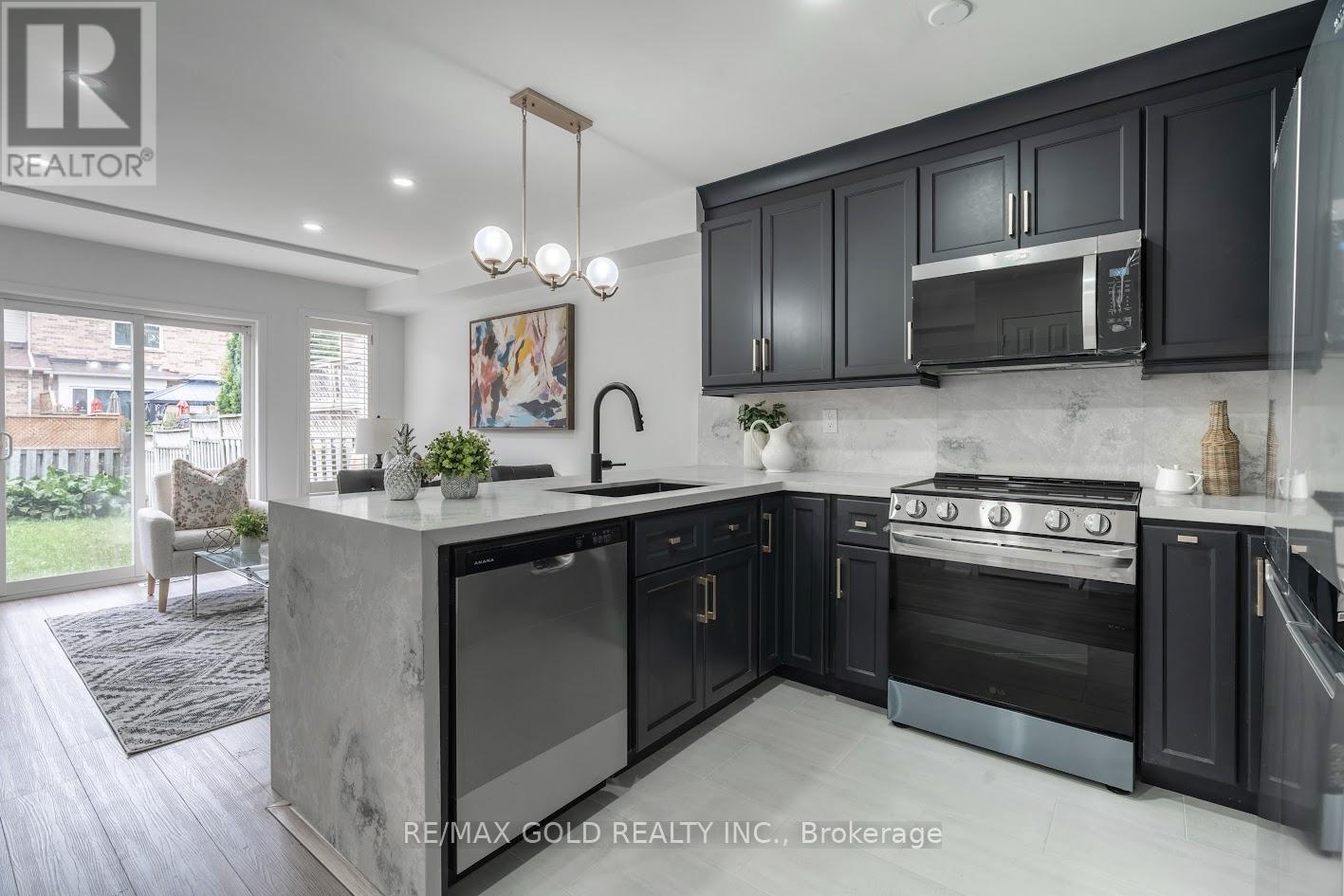 7 Harding Street, Halton Hills, Ontario  L7G 6B1 - Photo 40 - W12477239