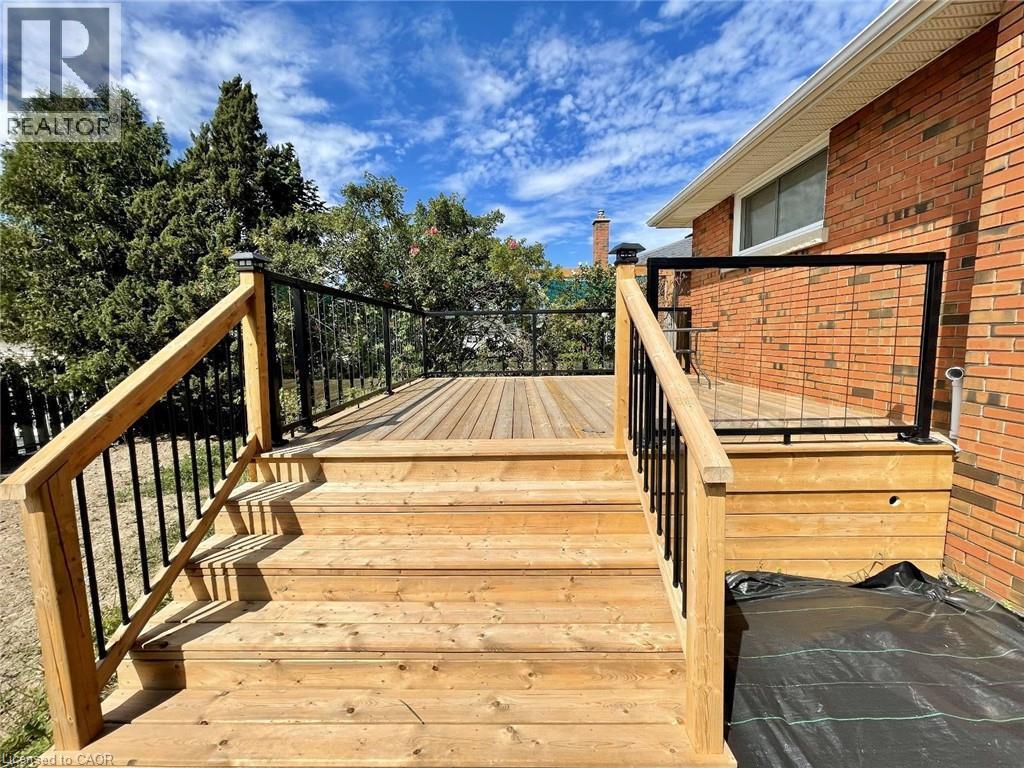 38 Warren Avenue Unit# 1, Hamilton, Ontario  L9A 3C6 - Photo 2 - 40781572