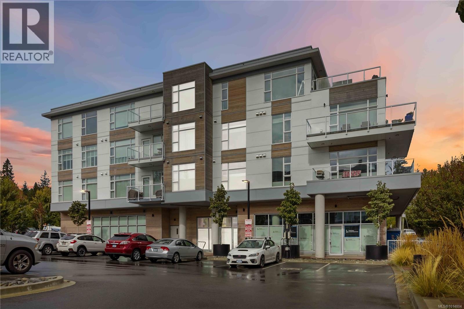 202 5122 Cordova Bay Rd, Saanich, British Columbia