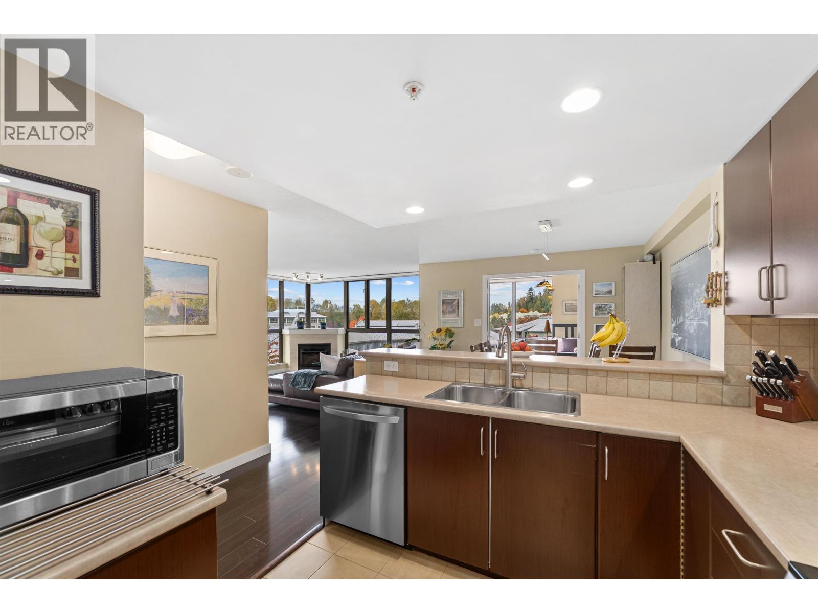 405 295 Guildford Way, Port Moody, British Columbia  V3H 5N3 - Photo 4 - R3061147