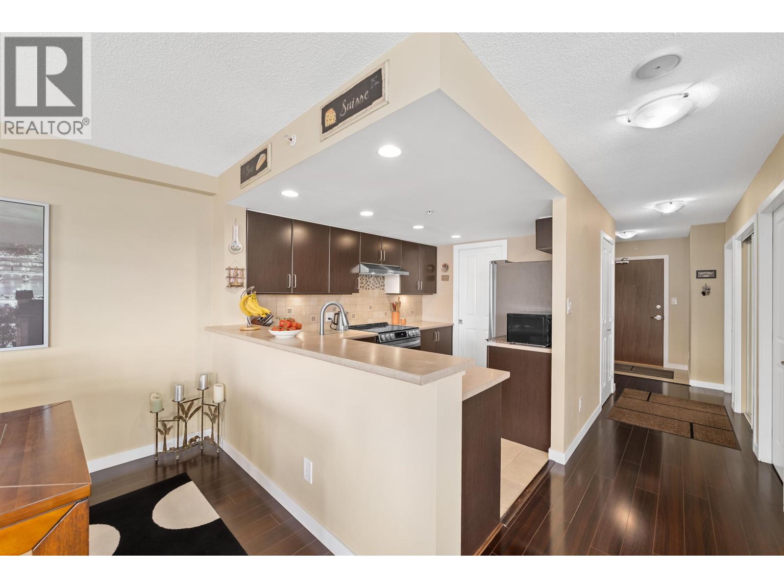 405 295 GUILDFORD WAY, port moody, British Columbia