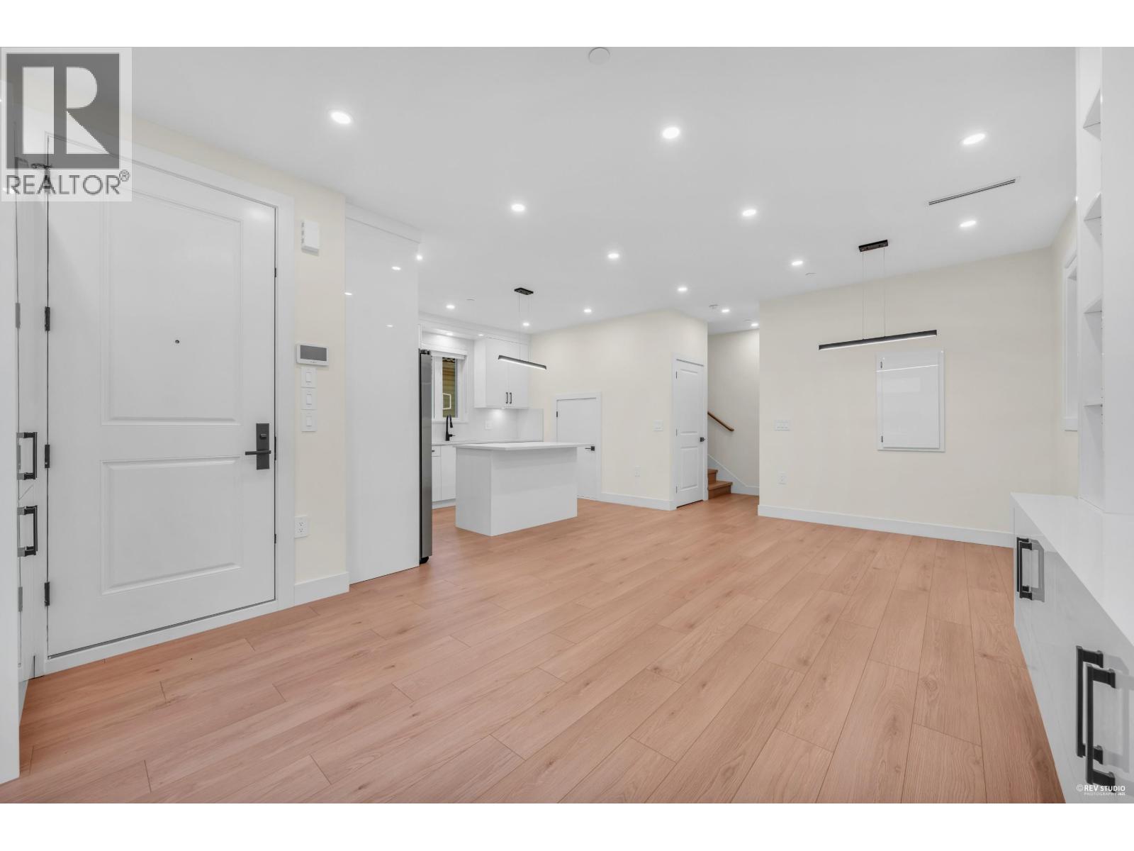 3 3090 Vanness Avenue, Vancouver, British Columbia  V5R 5A1 - Photo 3 - R3061131